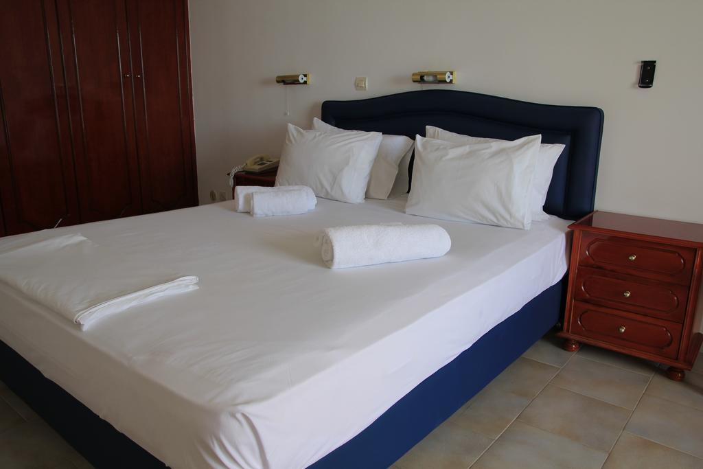 Mediterranean Hotel Карпатос Стая снимка