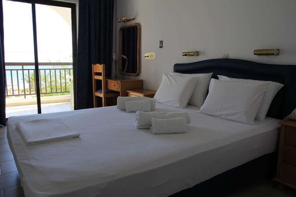 Mediterranean Hotel Карпатос Екстериор снимка